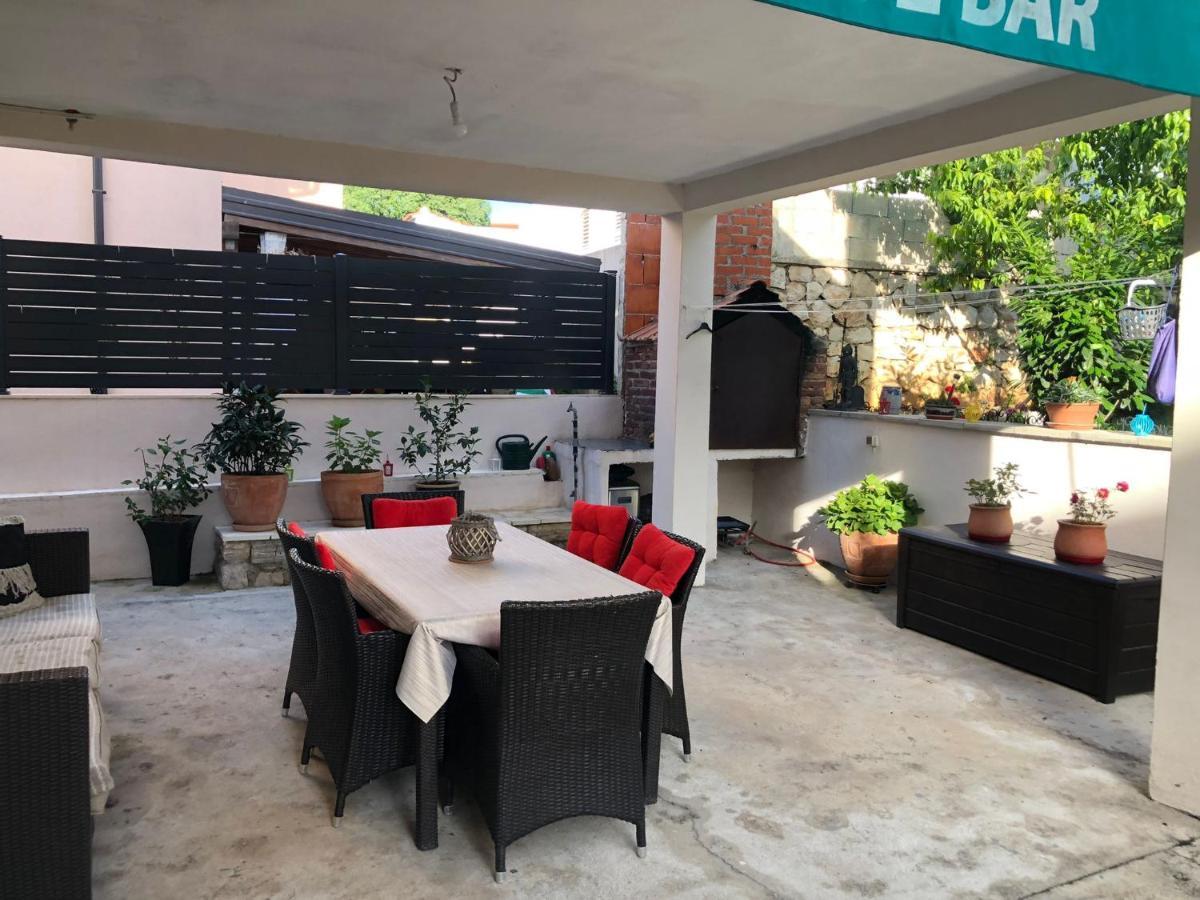 Apartments Martina Tisno Exterior photo