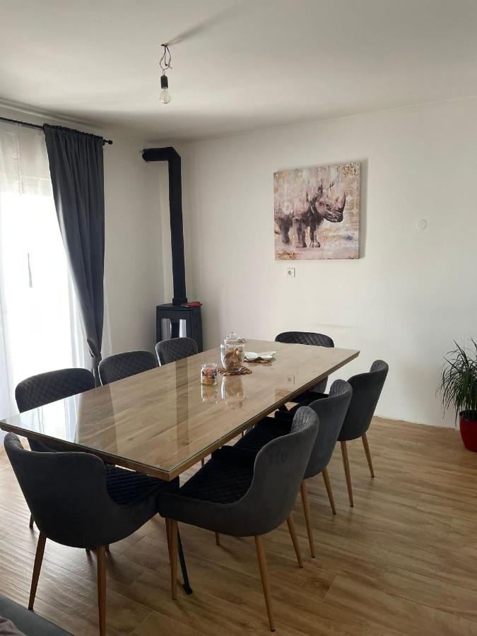 Apartments Martina Tisno Exterior photo