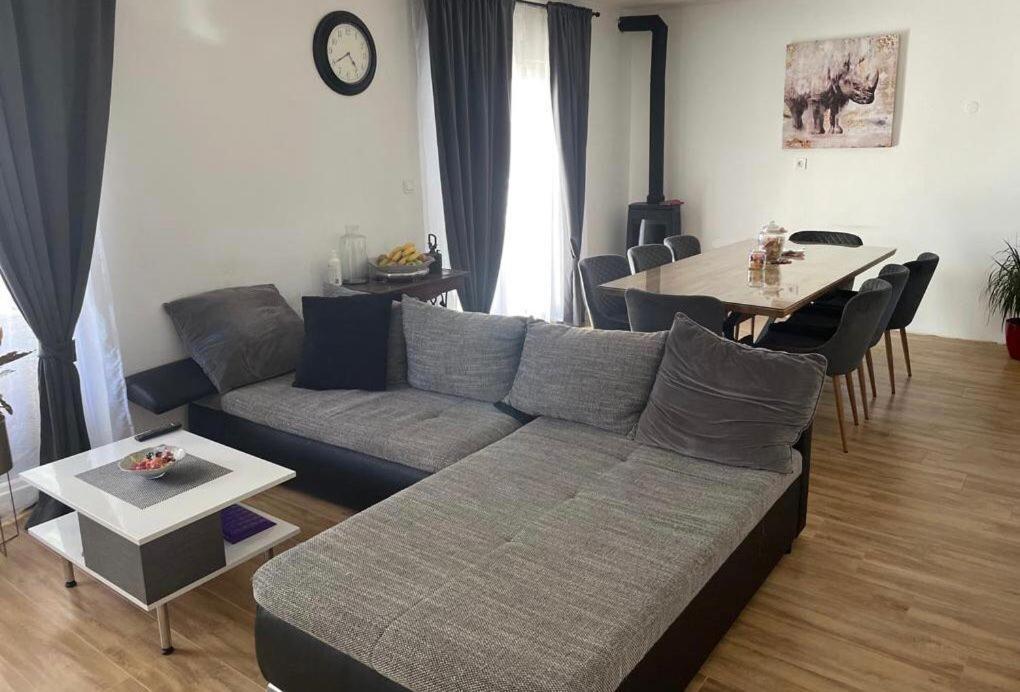Apartments Martina Tisno Exterior photo
